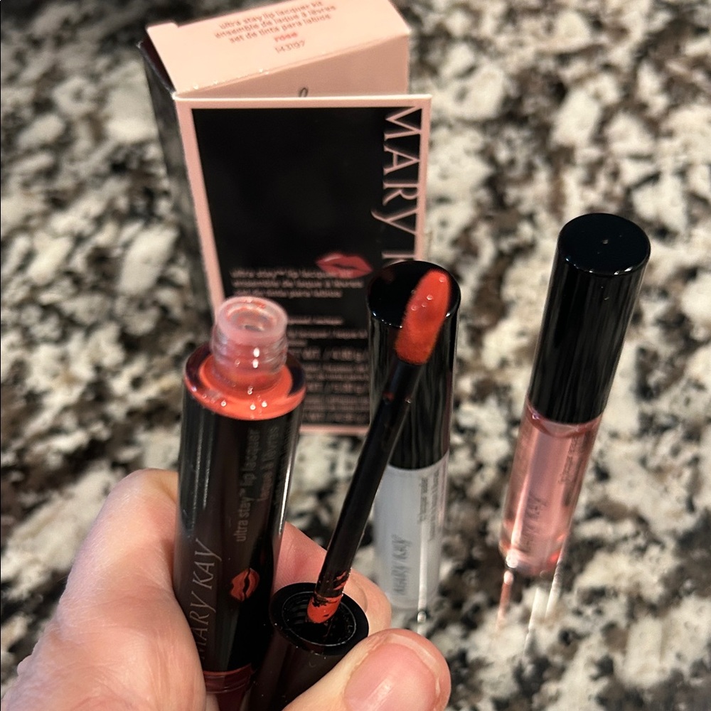 Mary Kay Ultra Stay lip lacquer kit in  Rose. New never used. - Picture 6 of 6